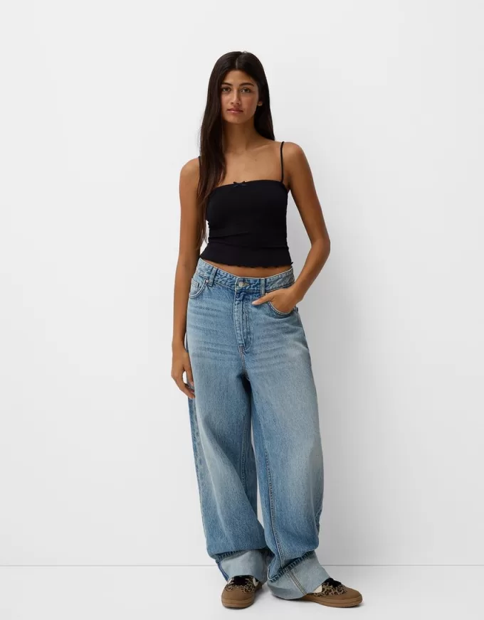 Strappy topp med rosettdetalj Strappy topp med rosettdetalj