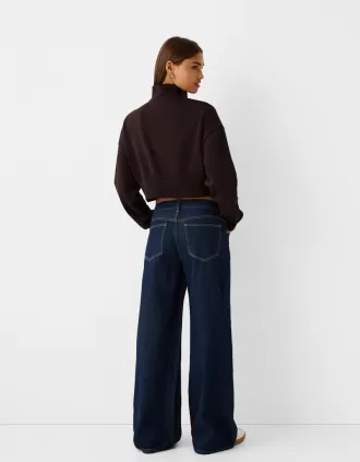 Sweatshirt med dragkedja med broderi