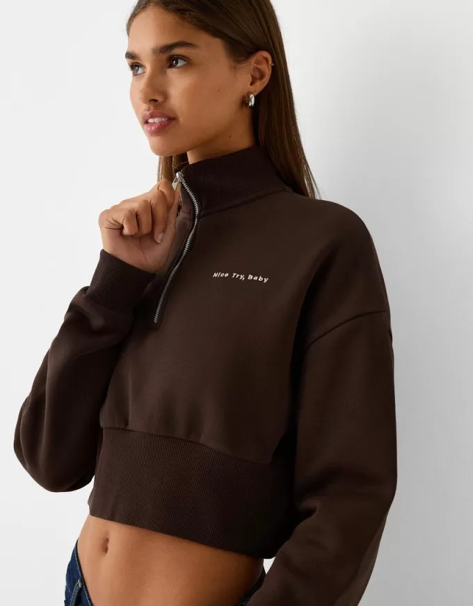 Sweatshirt med dragkedja med broderi Sweatshirt med dragkedja med broderi