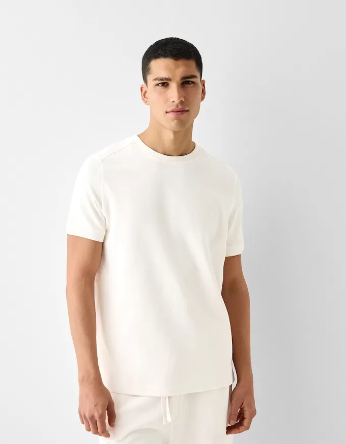 Texturerad kortärmad T-shirt Texturerad kortärmad T-shirt