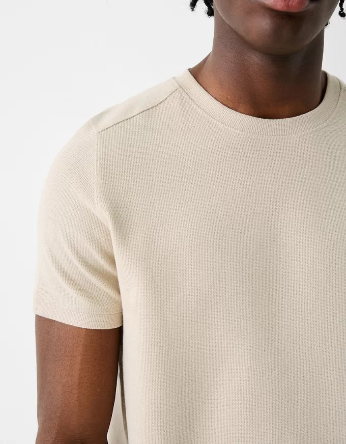 Texturerad kortärmad T-shirt Texturerad kortärmad T-shirt