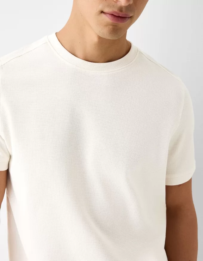 Texturerad kortärmad T-shirt Texturerad kortärmad T-shirt