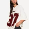 Tryckt kortärmad T-shirt med V-ringad