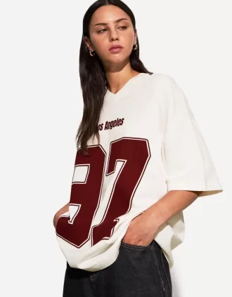 Tryckt kortärmad T-shirt med V-ringad