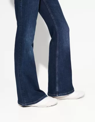 Utsvängda jeans
