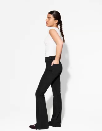 Utsvängda jeans