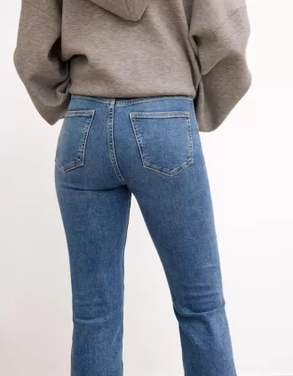 Utsvängda jeans