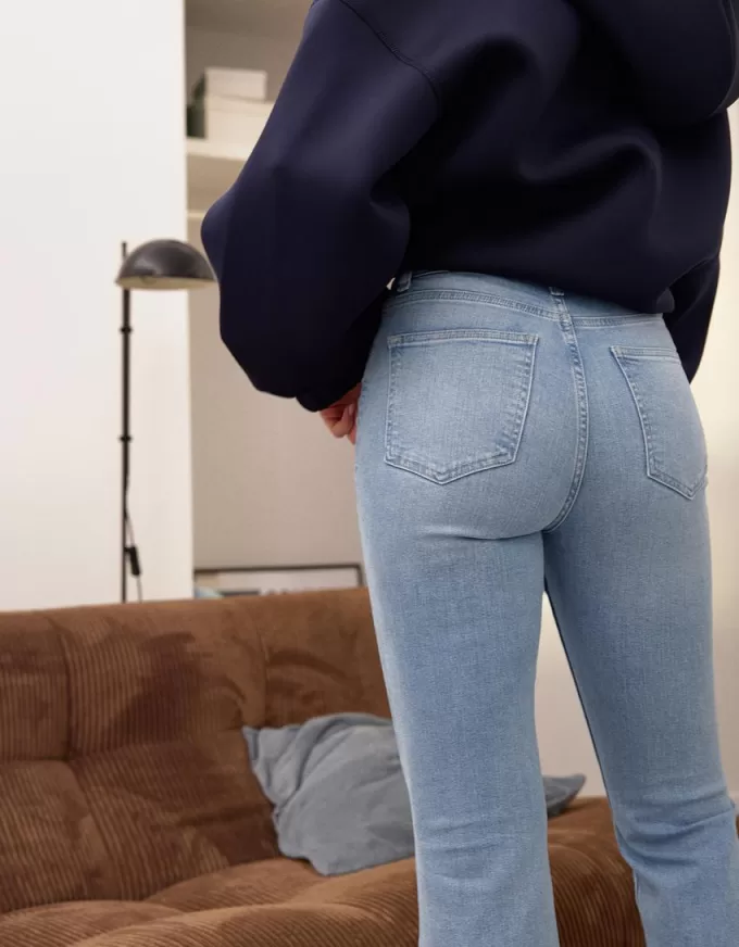 Utsvängda jeans
