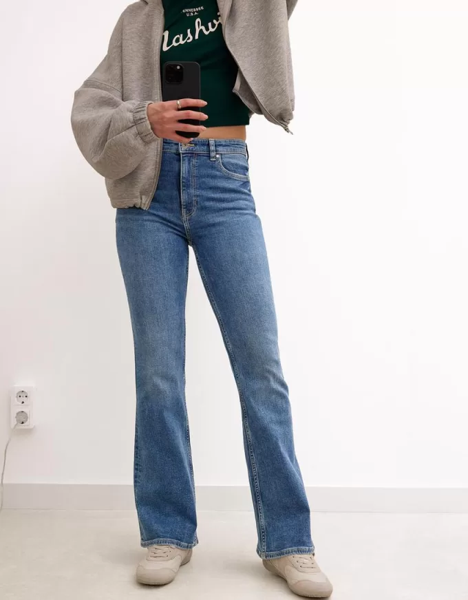Utsvängda jeans Utsvängda jeans