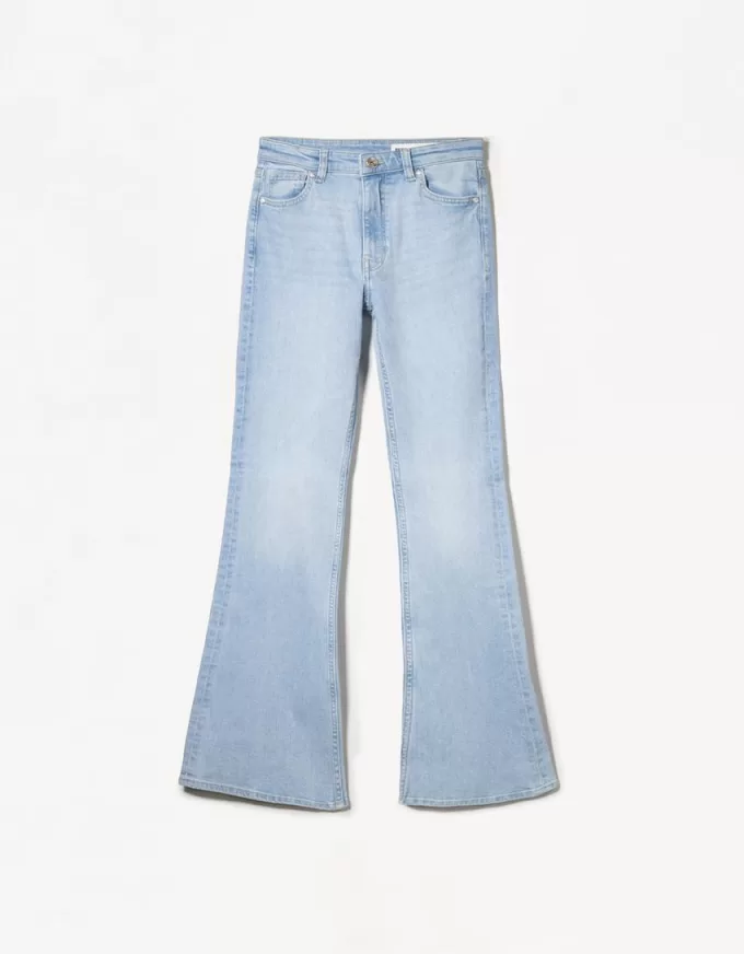 Utsvängda jeans