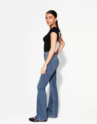 Utsvängda jeans