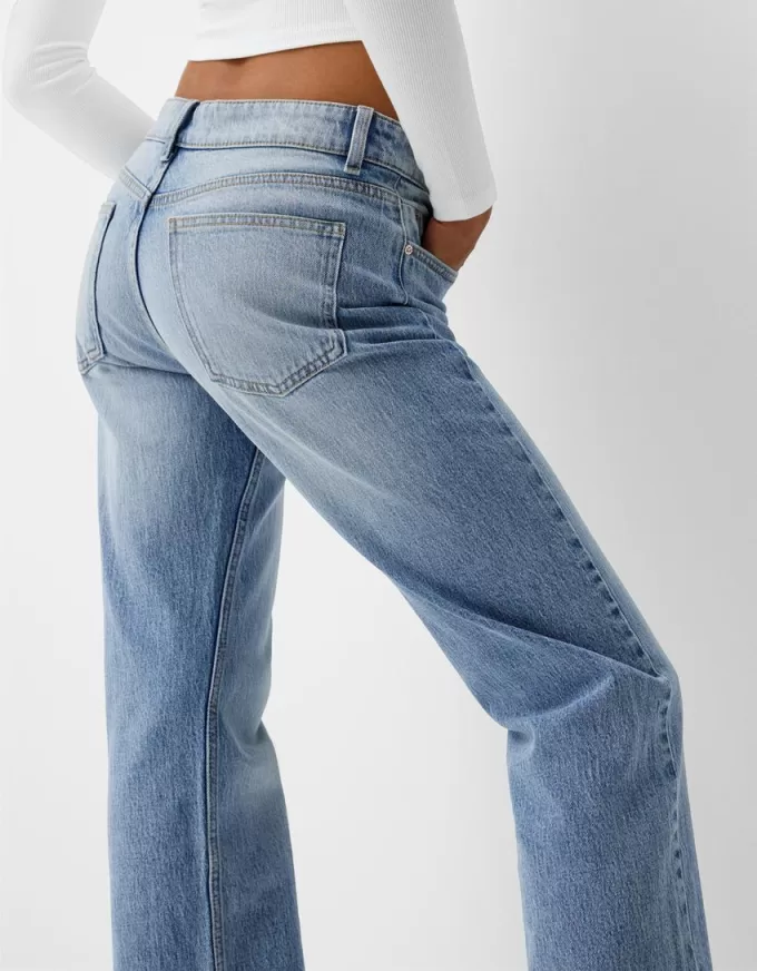 Utsvängda jeans med delad fåll Utsvängda jeans med delad fåll
