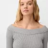 V-ringad off-shoulder tröja V-ringad off-shoulder tröja