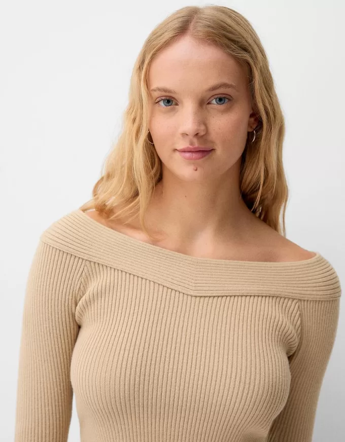 V-ringad off-shoulder tröja V-ringad off-shoulder tröja