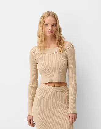 V-ringad off-shoulder tröja