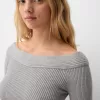 V-ringad off-shoulder tröja V-ringad off-shoulder tröja