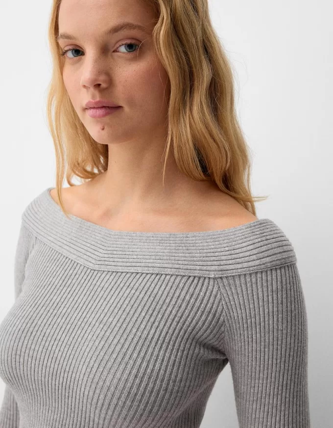 V-ringad off-shoulder tröja V-ringad off-shoulder tröja