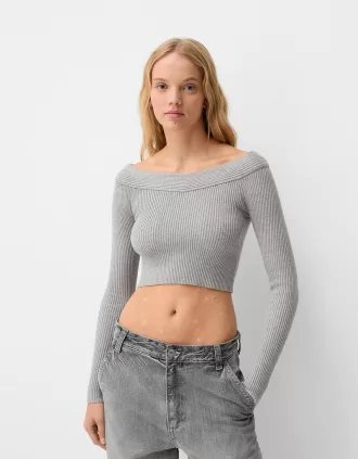 V-ringad off-shoulder tröja