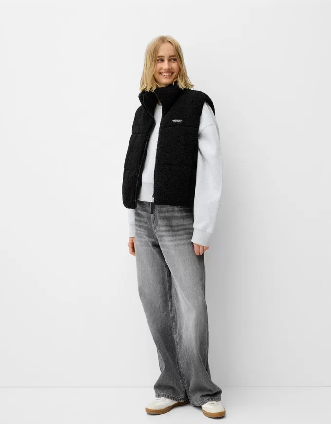 Vändbar faux shearling-väst Vändbar faux shearling-väst