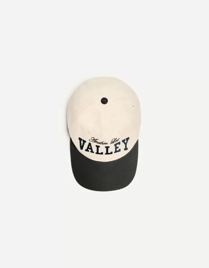 Varsity keps med broderi Varsity keps med broderi